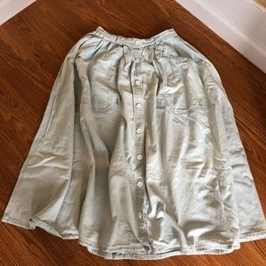 American Apparel Denim Skirt w/ Pockets!